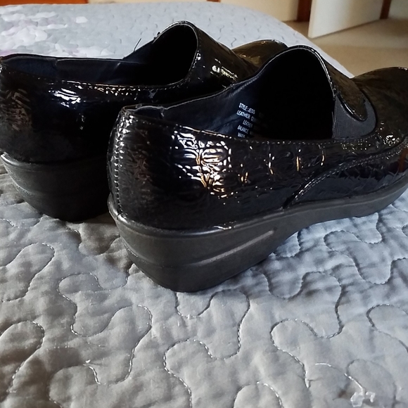 Shoes - Picture 2 of 2